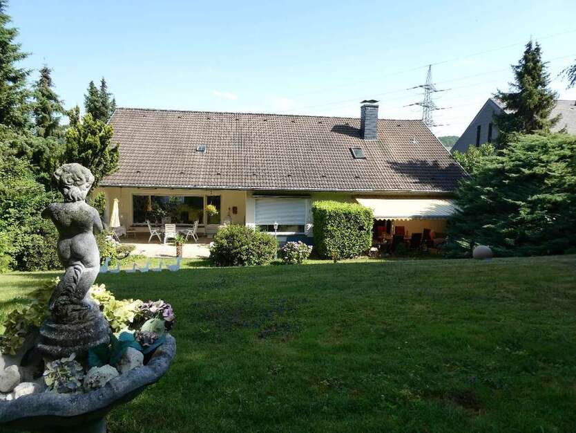 Haus zum Kaufen in Hagen-Elsey 490.000 € 280 m²