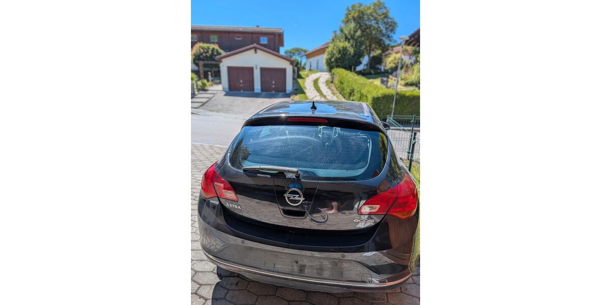 Opel Astra 211.932 km 2.500 &euro; Büchlberg 94124