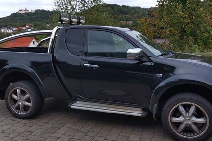 Mitsubishi L200 181.000 km 15.000 € Hollfeld 96142