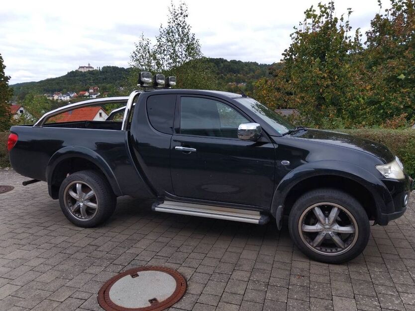 Mitsubishi L200 181.000 km 15.000 € Hollfeld 96142