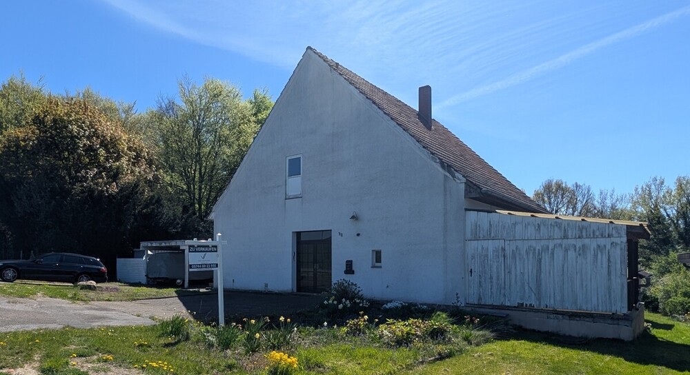 Großes Grundstück in Hüllhorst: Einfamilienhaus mit Potenzial zur Neugestaltung - Grundstück Hüllhorst | Angebot:26905367