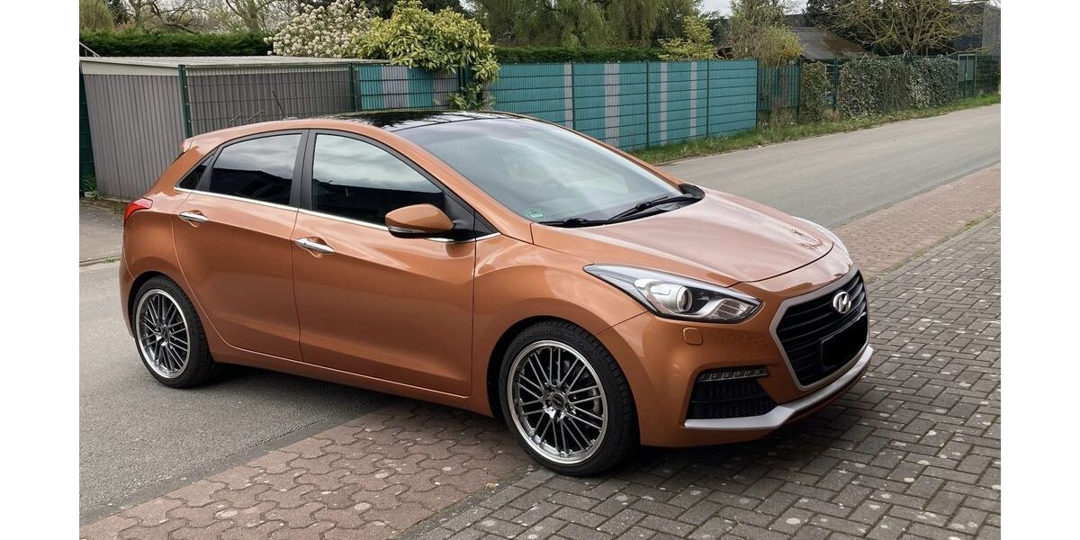 Hyundai i30 74.000 km 13.000 &euro; Bocholt 46395
