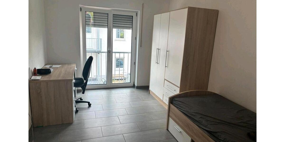Etagenwohnung Weidenbach - 4 Zimmer, 16 m&sup2;, 320&euro; | Angebot:26648170