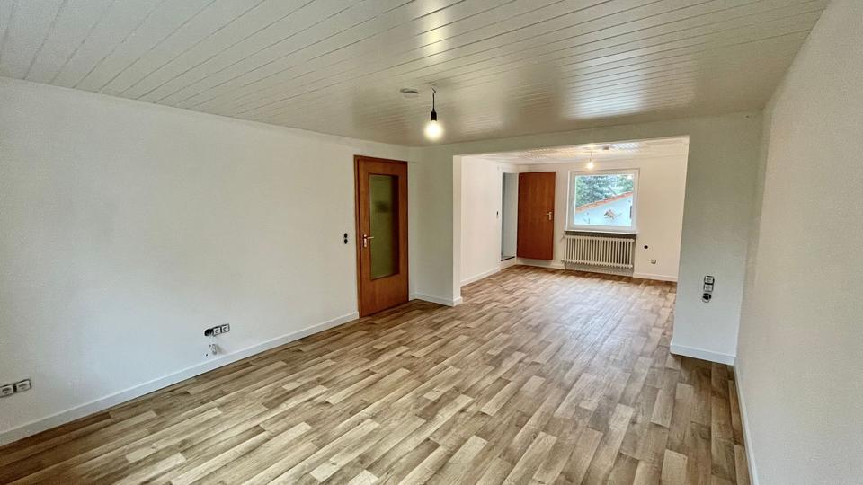 Charmante Doppelhaushälfte mit 4 Zimmern, Küche und kleinem Garten! 4 zimmer