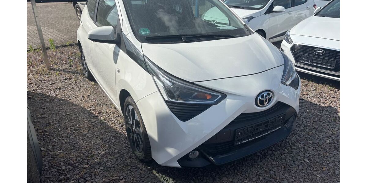 Toyota Aygo (X) 58.500 km 9.890 &euro; Lebach 66822