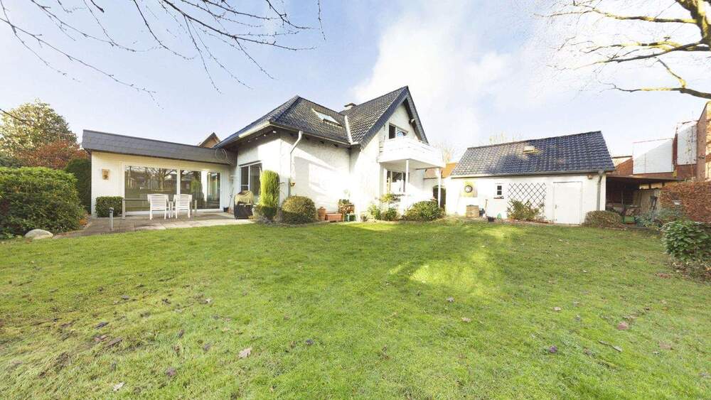 Exklusives Ein- oder Zweifamilienhaus in Gütersloh 6 zimmer