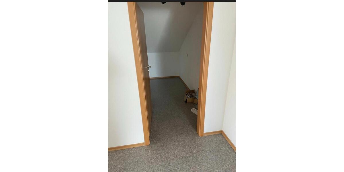 Dachgeschoßwohnung Nittenau - 2.5 Zimmer, 67 m&sup2;, 600&euro; | Angebot:26185126