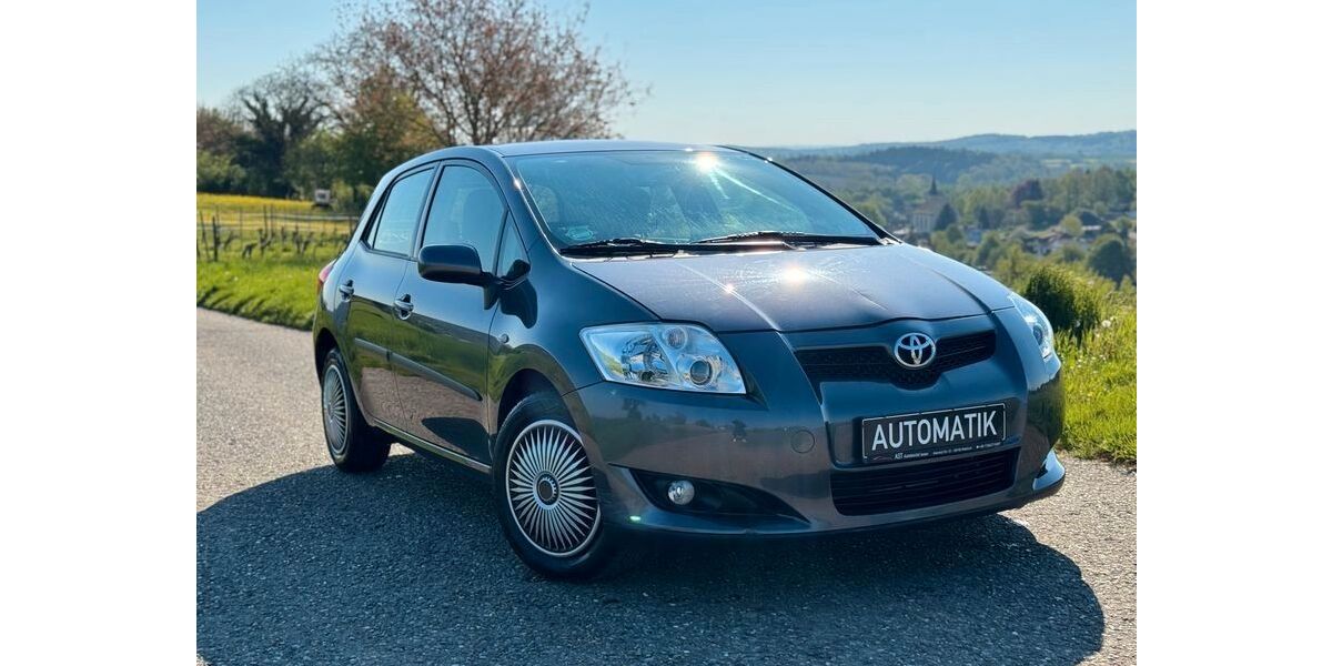 Toyota Auris 93.700 km 6.799 &euro; Bruchsal 76646