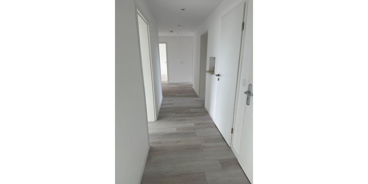 Einfamilienhaus Villingen-Schwenningen Schwenningen - 5 Zimmer, 152 m&sup2;, 1.350&euro; | Angebot:25719338