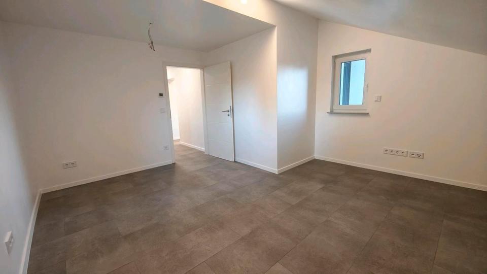 Doppelhaushälfte Wadern - 6 Zimmer, 190 m&sup2;, 1.350&euro; | Angebot:26409659