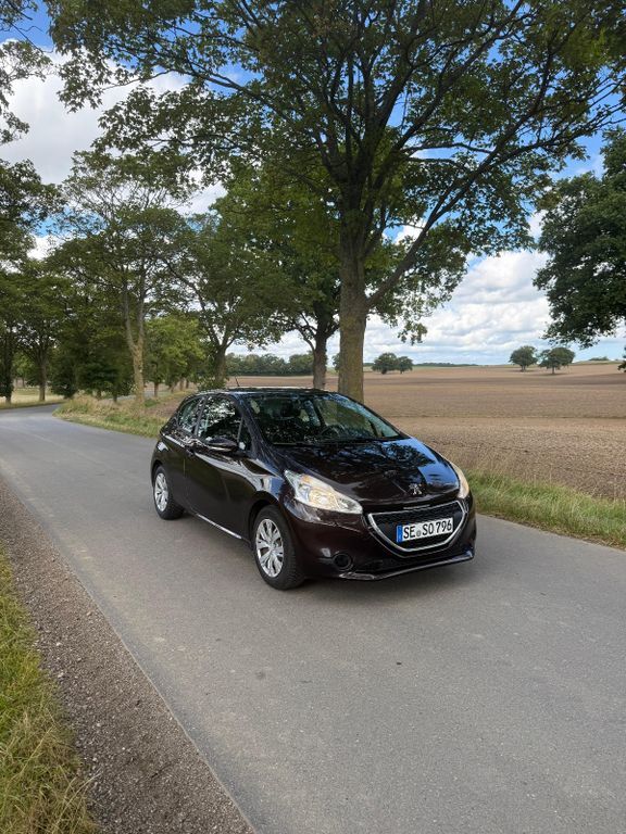Peugeot 208 145.000 km 3.900 € Schönböken 24601