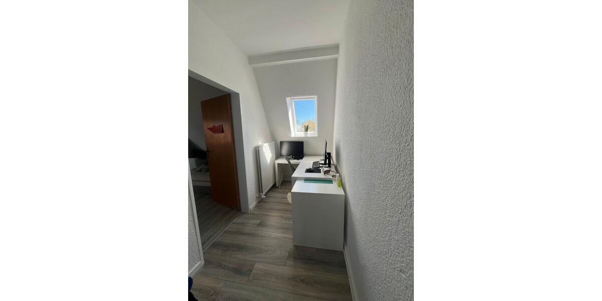 Etagenwohnung Nordenham - 4 Zimmer, 80 m&sup2;, 895&euro; | Angebot:26379898