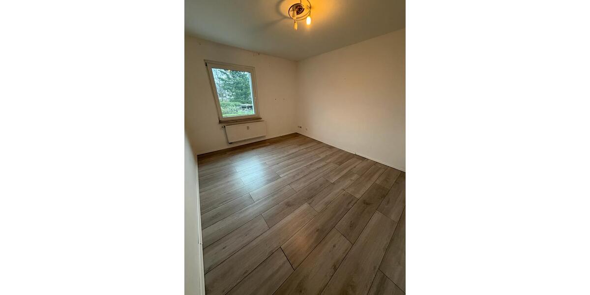 Etagenwohnung Essen Stadtbezirk VI - 4 Zimmer, 100 m&sup2;, 1.000&euro; | Angebot:25596582