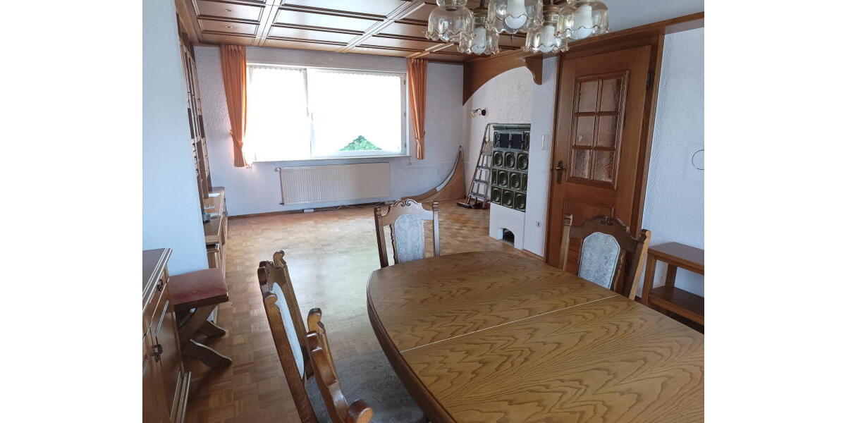 ObjNr:19705 - Reizende Doppelhaushälfte in guter Lage von Hauenstein 6 zimmer