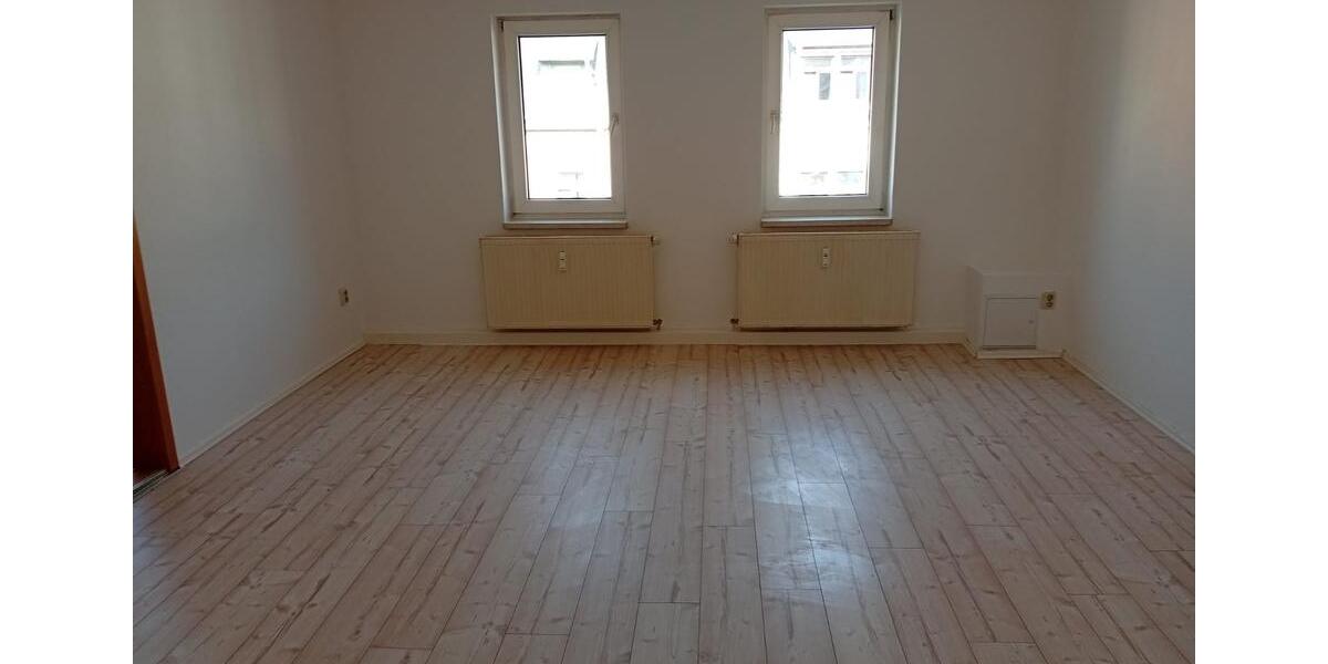 Dachgeschoßwohnung Freital - 3 Zimmer, 68 m&sup2;, 470&euro; | Angebot:25378460
