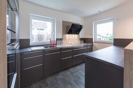 Haus zum Mieten in Aham 2.000 € 154.38 m² 6 zimmer