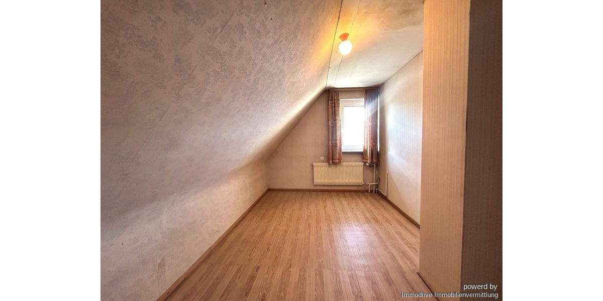 Etagenwohnung Laichingen-Feldstetten Feldstetten - 9 Zimmer, 168 m&sup2;, 249.000&euro; | Angebot:25672484