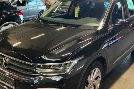 VW Tiguan 19.900 km 24.220 &euro; Wackersdorf 92442