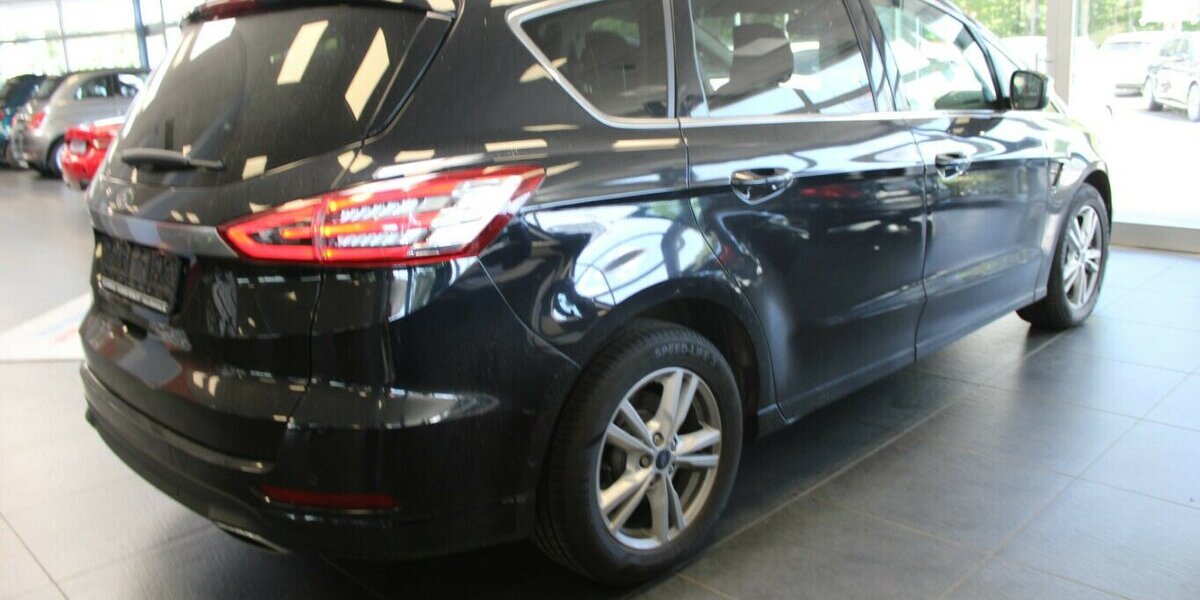 Ford S-Max 2.0 EcoBlue Aut. TITANUM 99.970 km 21.980 &euro; Euskirchen 53881