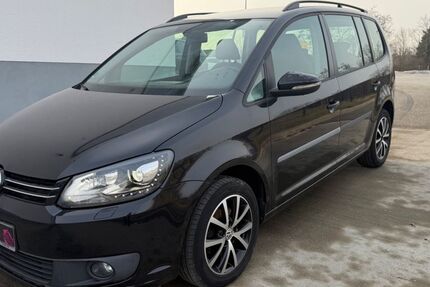 VW Touran 150.000 km 8.800 &euro; Holleben 06179