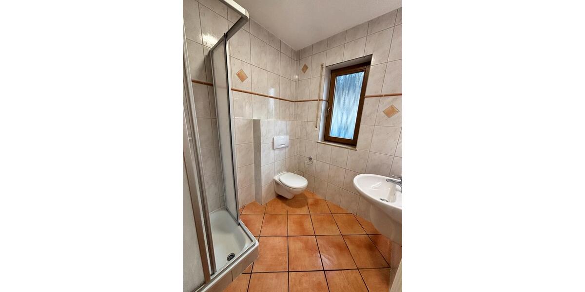 Doppelhaushälfte Landstuhl - 6 Zimmer, 236 m&sup2;, 2.100&euro; | Angebot:25341744