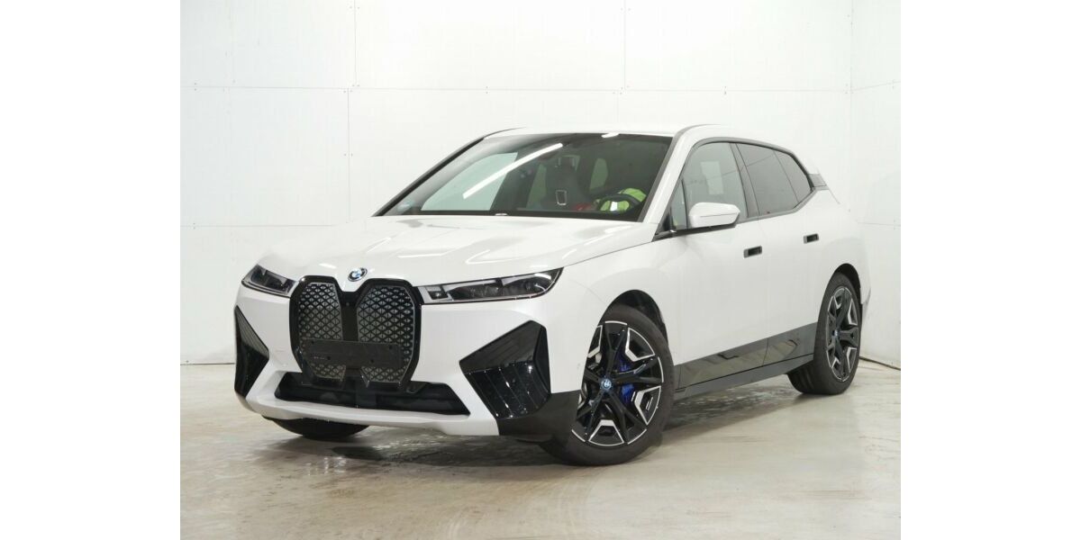 BMW iX 13.900 km 49.840 &euro; Paderborn 33100