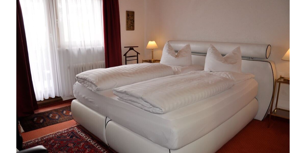 3*-Hotel im Schwarzwald 12 Zimmer, Restaurant, Betreiberwohnung - Gewerbeobjekt Feldberg Feldberg (Schwarzwald) | Angebot:26926266