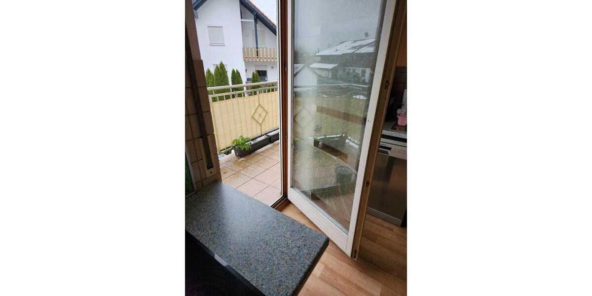 Etagenwohnung Schöllnach - 4 Zimmer, 110 m&sup2;, 700&euro; | Angebot:25408053