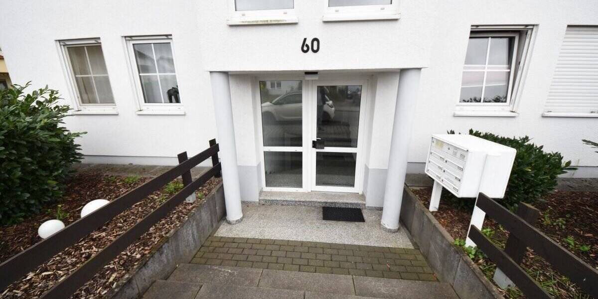 DIETZ: Feine 2-Zimmer-Dachgeschosswohnung mit großem SÜD-WEST Balkon und Einbauküche! 2 zimmer