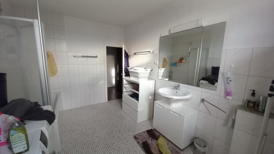 Etagenwohnung Rühen - 3 Zimmer, 80 m&sup2;, 600&euro; | Angebot:25418764