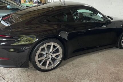 Porsche 992 3.800 km 135.900 &euro; Herzberg 37412