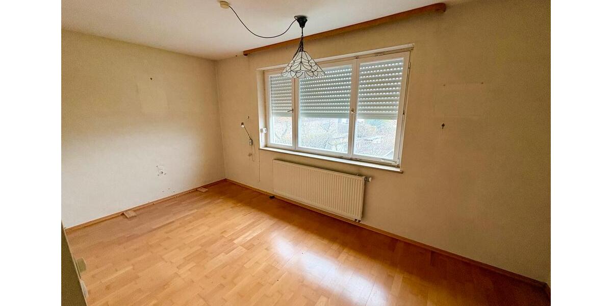 Einfamilienhaus Ochsenfurt - 8 Zimmer, 185 m&sup2;, 449.000&euro; | Angebot:26228698