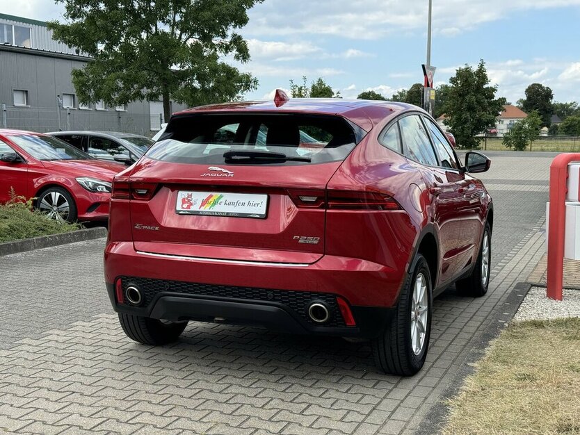 Jaguar E-Pace P250 AWD /LED//DAB/Sound/Spur/Kamera/Ahk 48.110 km 22.990 € Leipzig 04347