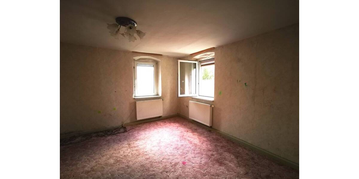 Mehrfamilienhaus, Wohnhaus Bernsdorf - 8 Zimmer, 201 m&sup2;, 136.528&euro; | Angebot:25705468