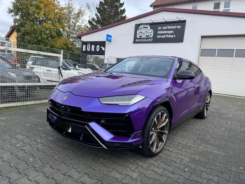 Lamborghini Urus 8.500 km 305.000 € Rödermark 63322