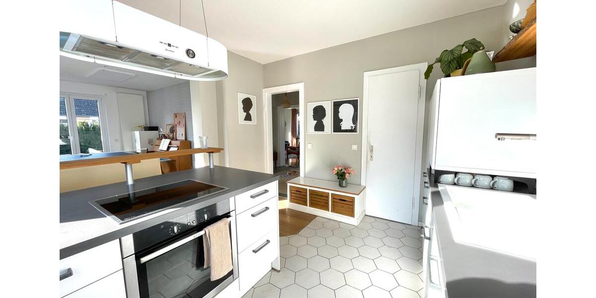 Großzügiges Einfamilienhaus mit Traumgarten und Anliegerwohnung 7 zimmer