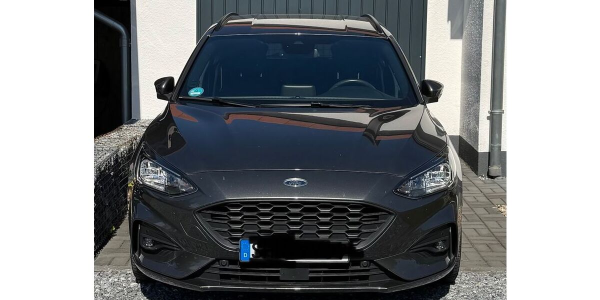 Ford Focus 63.000 km 14.600 &euro; Bückeburg 31675
