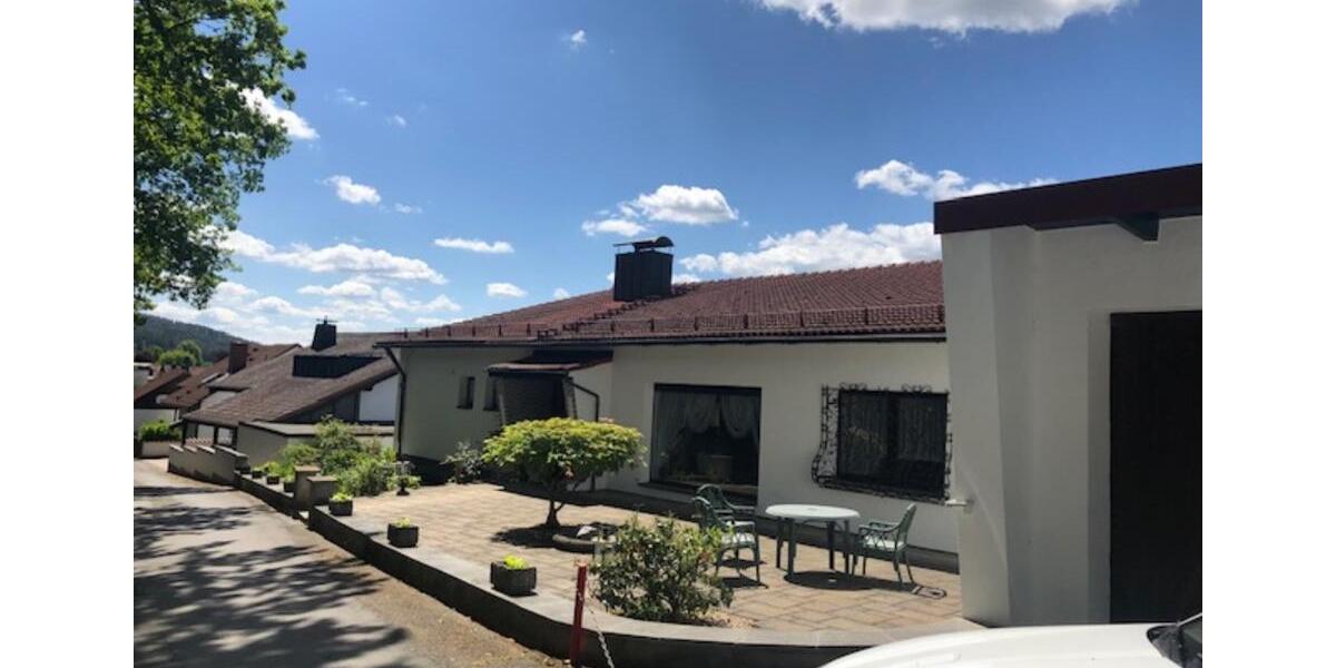 Erdgeschoßwohnung Kronach - 9 Zimmer, 250 m&sup2;, 2.599&euro; | Angebot:20430575