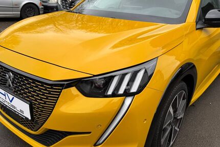 Peugeot 208 156.569 km 10.450 &euro; Schmallenberg 57392