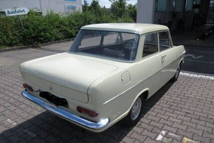 Opel Kadett 68.000 km 8.250 € Kredenbach 97839