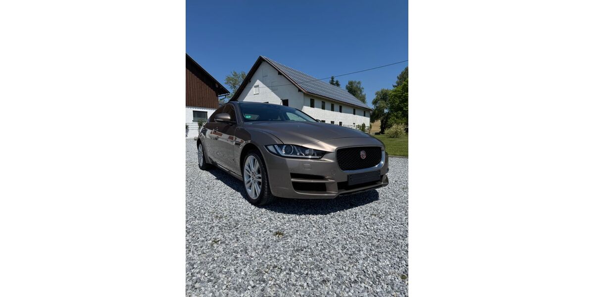 Jaguar XE 233.228 km 10.299 &euro; Baierbach /Landshut 84171