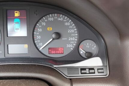 Audi S8 300.199 km 6.500 € Lüssow 18442