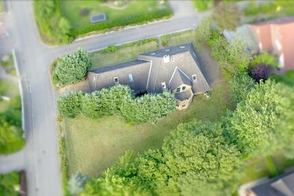 Raumwunder Einfamilienhaus m. großem Garten von Privat 8 zimmer