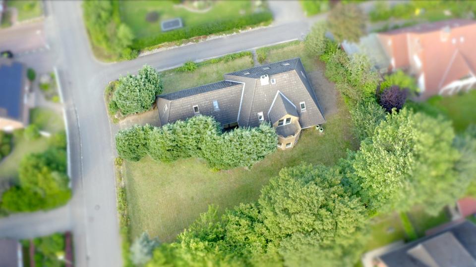 Raumwunder Einfamilienhaus m. großem Garten von Privat 8 zimmer