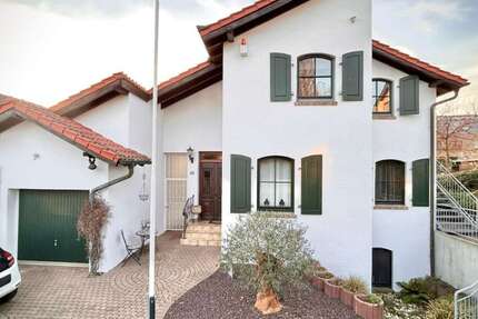 Haus zum Kaufen in Grevenbroich 689.000 € 273 m² 10 zimmer