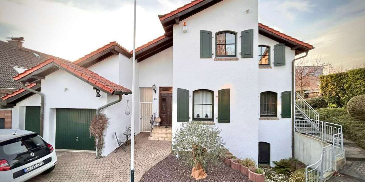 Haus zum Kaufen in Grevenbroich 689.000 € 273 m² 10 zimmer