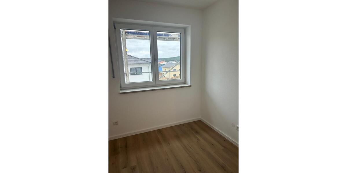 Vermietung: Neubau - Reihenhaus KFW 40 qng Niedrigenergiehaus 6.5 zimmer