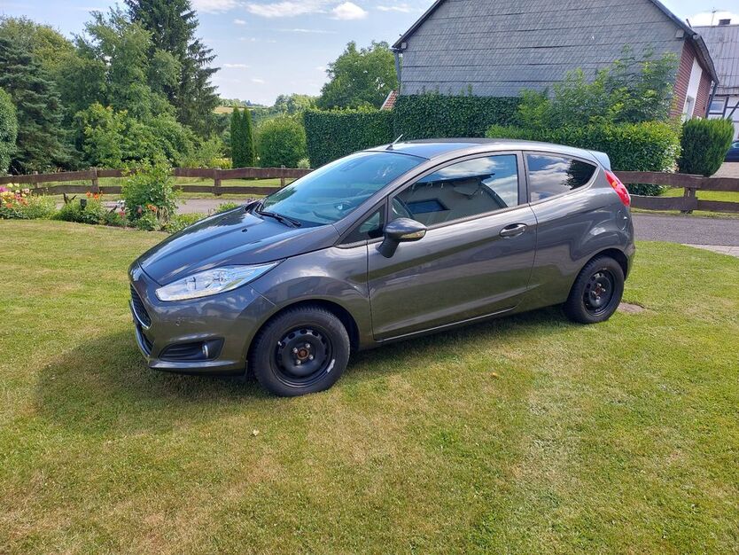 Ford Fiesta 114.746 km 6.600 € Hellenthal 53940