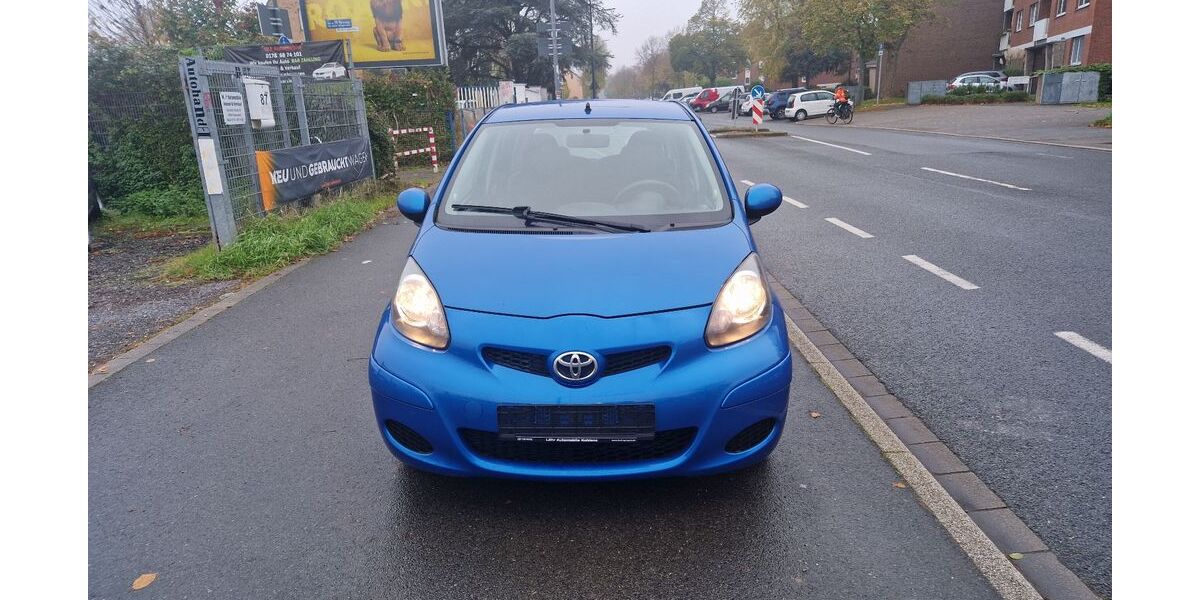 Toyota Aygo (X) 129.520 km 3.800 &euro; Düsseldorf 40549