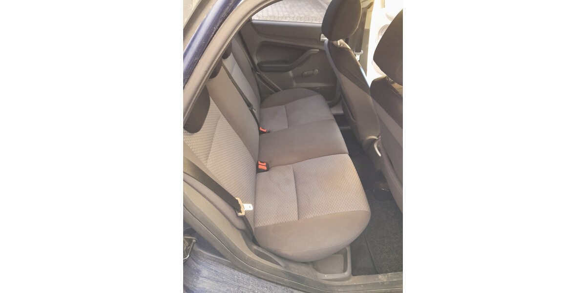 Ford Focus 195.982 km 2.300 € Schelklingen 89601